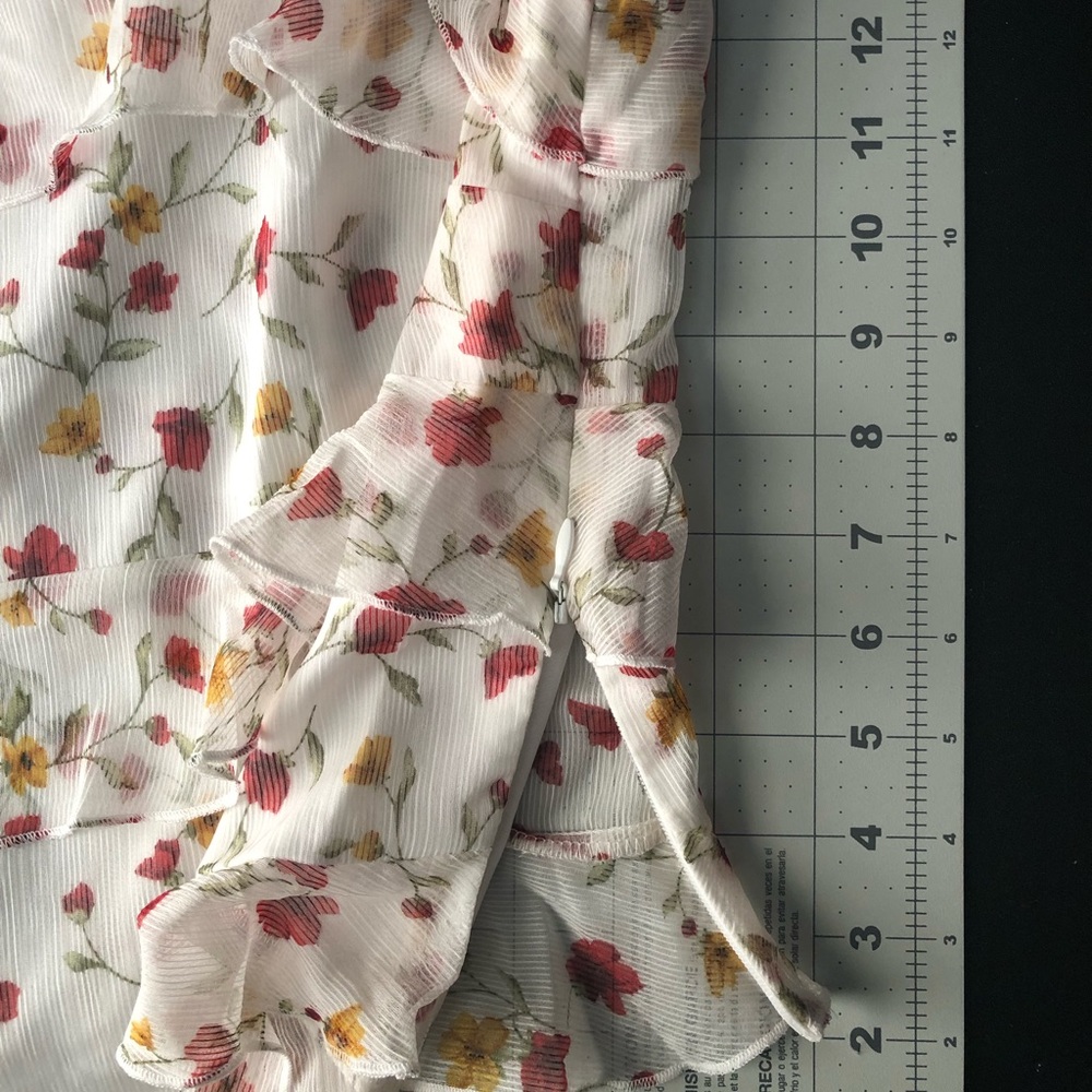 Plus Floral Ruffle Top - Picture 5 of 5